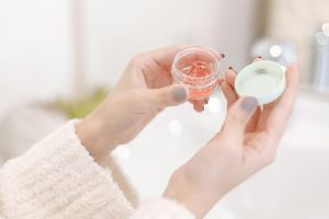 Антивозрастная косметика для ухода за кожей лица после 30 лет: крем, сыворотка с ретинолом и SPF
